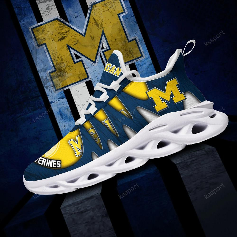 Michigan Wolverines Max Soul Shoes, Running Sneakers