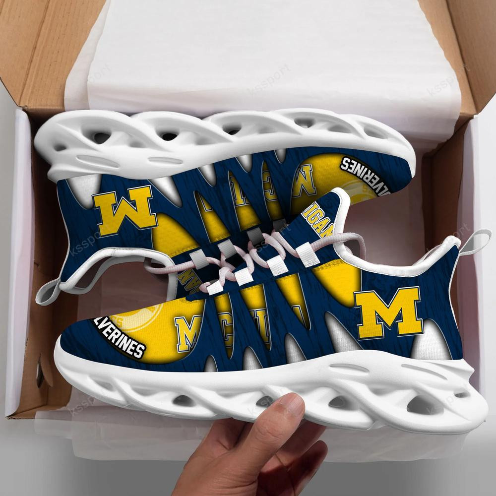 Michigan Wolverines Max Soul Shoes, Running Sneakers
