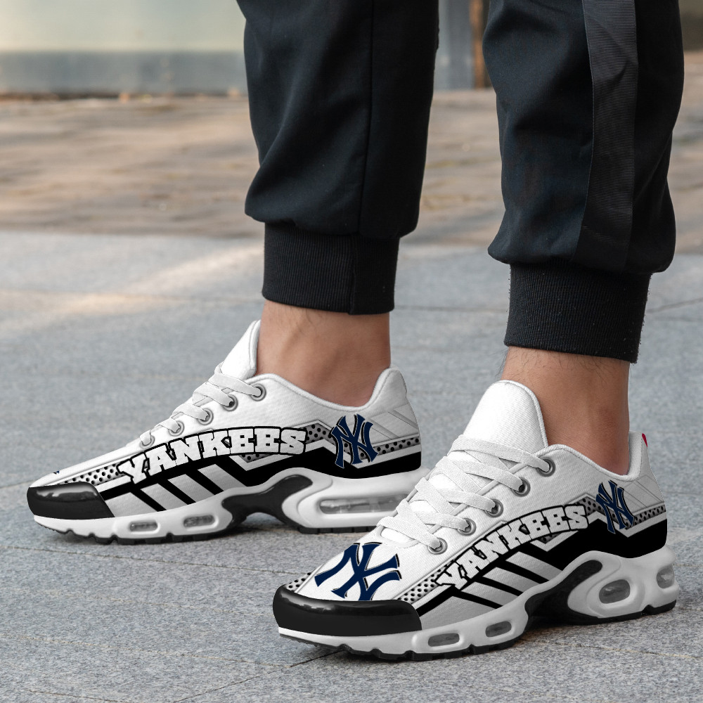 New York Yankees Personalized TN Air Max Shoes Air Cushion Sneakers